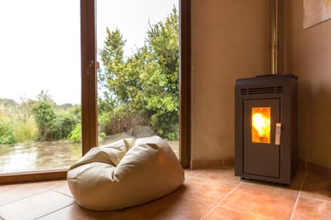 Installation de poêle à bois ou granulés & cheminée Riboux